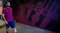 Bek Barcelona, Aleix Vidal, pada sesi konferensi pers beberapa waktu lalu. Vidal menjadi target Inter Milan pada bursa transfer musim dingin tahun depan.  (EPA/Alejandro Garcia)