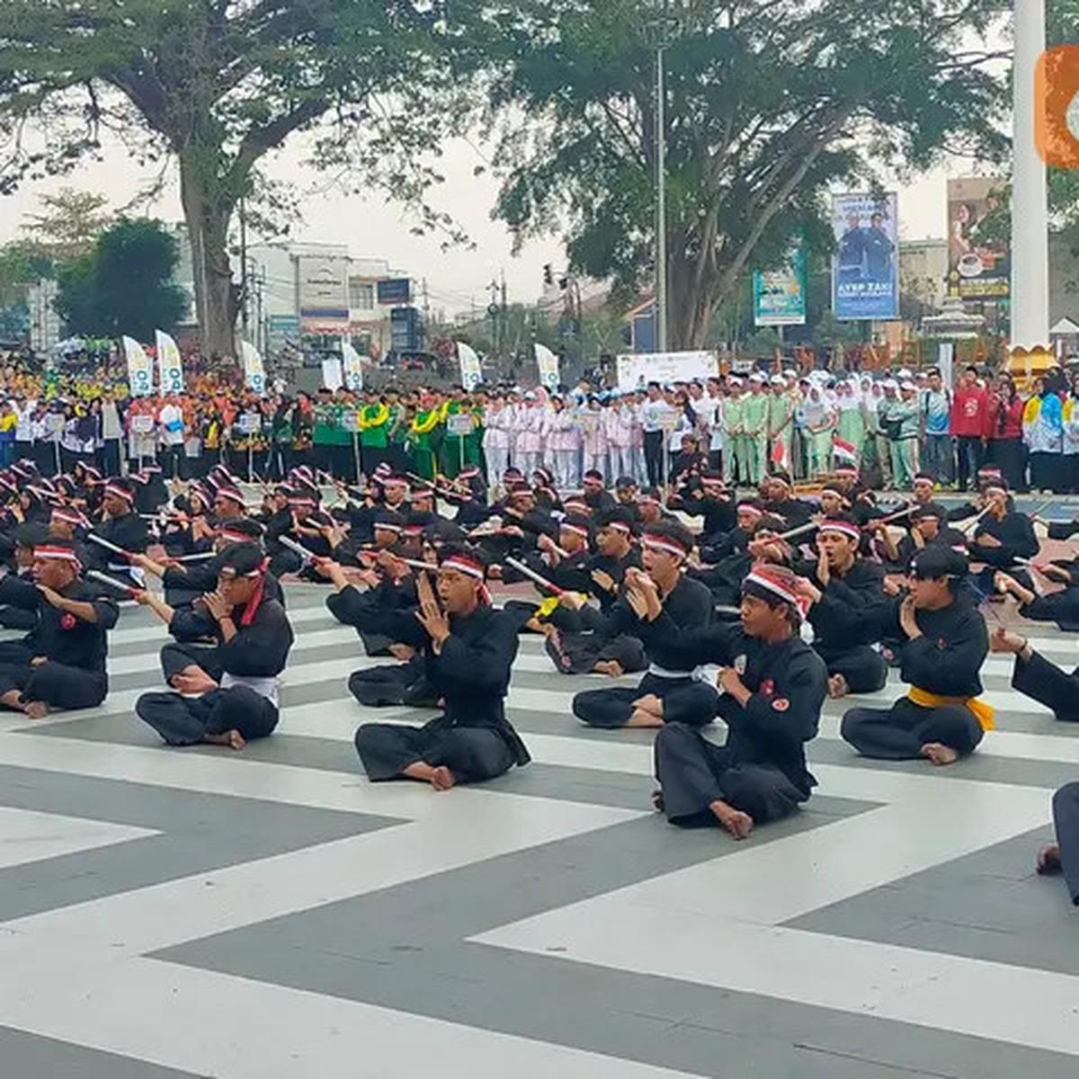 Mengenal Pencak Silat, Bela Diri Asli Indonesia: Sejarah, Perkembangan, dan Manfaatnya