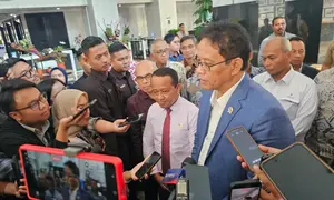 Bahlil Sambangi Kantor Menkeu Purbaya, Bahas Skema Batasi Orang Kaya Beli BBM Subsidi
