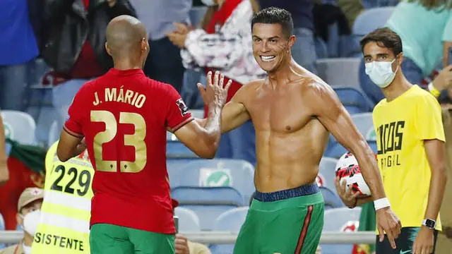 Foto: Cristiano Ronaldo Jadi Pahlawan, Portugal Susah Payah Jinakkan Republik Irlandia di Kualifikasi Piala Dunia 2022