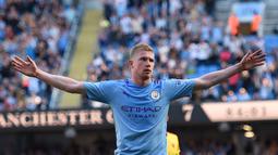 2. Kevin De Bruyne - Performa De Bruyne memiliki semua kualitas yang dibutuhkan sebagai gelandang hebat di Premier League. Pemain berusia 29 tahun ini mencetak 13 gol dan 20 assist untuk Manchester City di kompetisi Premier League musim 2019/2020. (AFP/Oli Scarff)