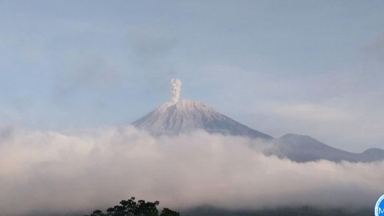 "Justru yang berbahaya kalau tidak erupsi setiap hari, karena ada endapan magma yang dimungkinkan akan terjadi letusan yang cukup besar," kata Yudi . <br>