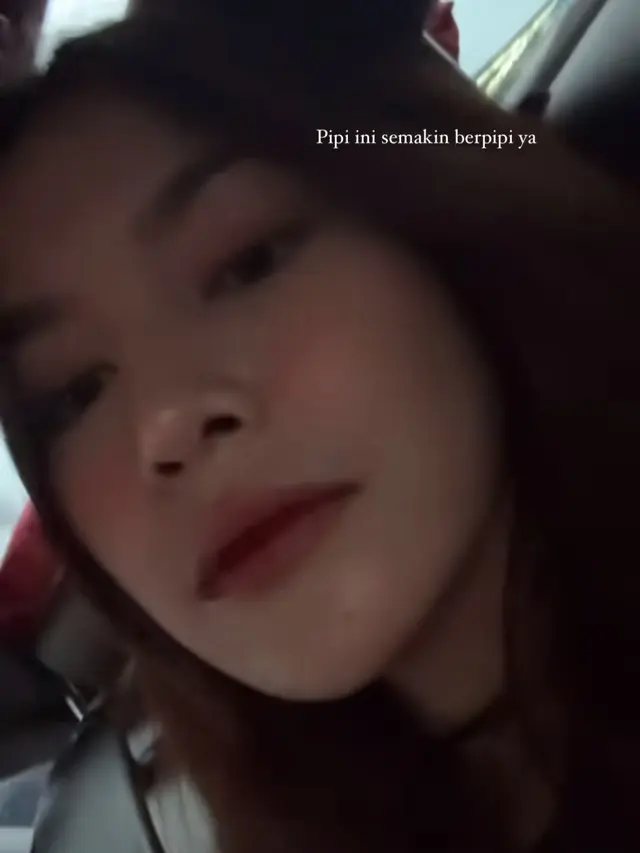 Mahalini Lepas Hijab
