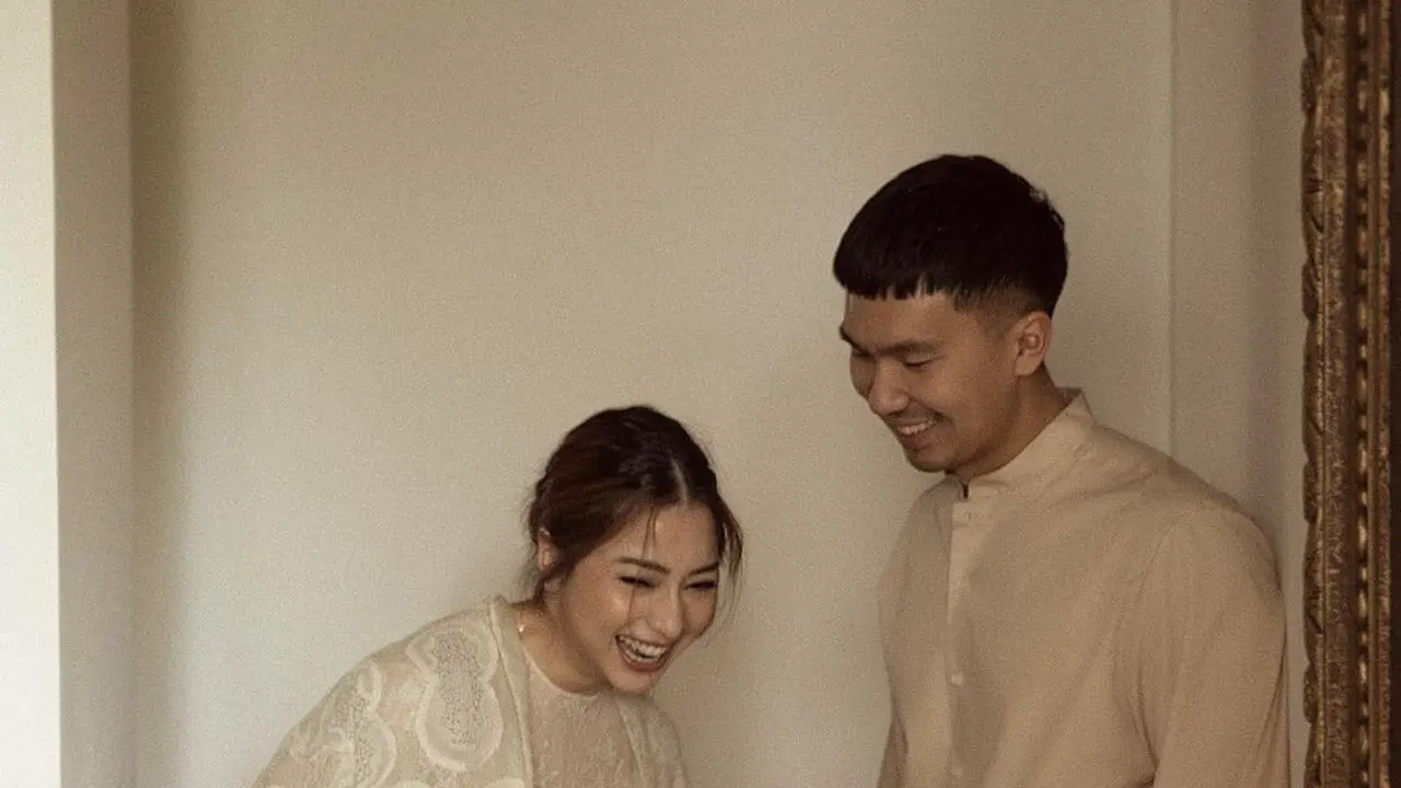 6 Inspirasi Seragam Lebaran yang Elegan dari Keluarga Nikita Willy dan Indra Priawan