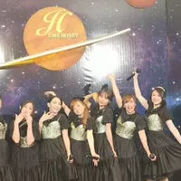 Lihat tampilan perdana grup vokal Chibi-Chibi yang comeback setelah ganti nama dari Cherybelle di acara anniversary ke-8 Jims Honey