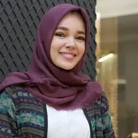 Dewi Sandra sangat menyayangkan penyanderaan yang terjadi di Pondok Indah. Peristiwa tersebut Dewi jadikan pelajaran yang sangat berharga.