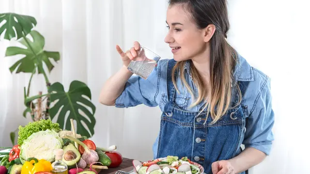 Ilustrasi strategi makan sehat/freepik.com/pvproductions