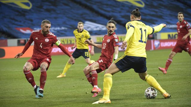 FOTO: Diwarnai Comeback Ibra, Swedia Hanya Menang Tipis 1-0 atas Georgia - Zlatan Ibrahimovic; Grigol Chabradze; Guram Kashia