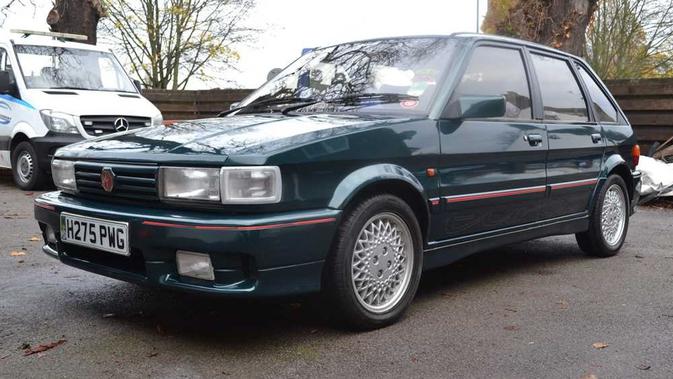 MG Maestro Turbo: Terlihat seperti city car hatchback tahun 90-an tanpa hasrat akan kecepatan.  Di balik wajahnya yang mirip rusa kotak mini terdapat mesin dengan tenaga tiada henti.  Mesin turbo 2000cc mampu menghasilkan tenaga 150 hp dan berlari hingga 212 km/jam pada tahun 1991. (Sumber: handh.co.uk)