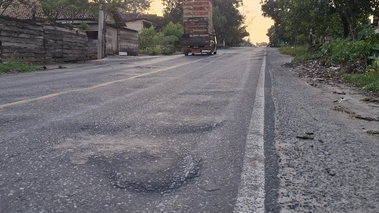 Kondisi Jalan Lintas Sumatera di Lampung