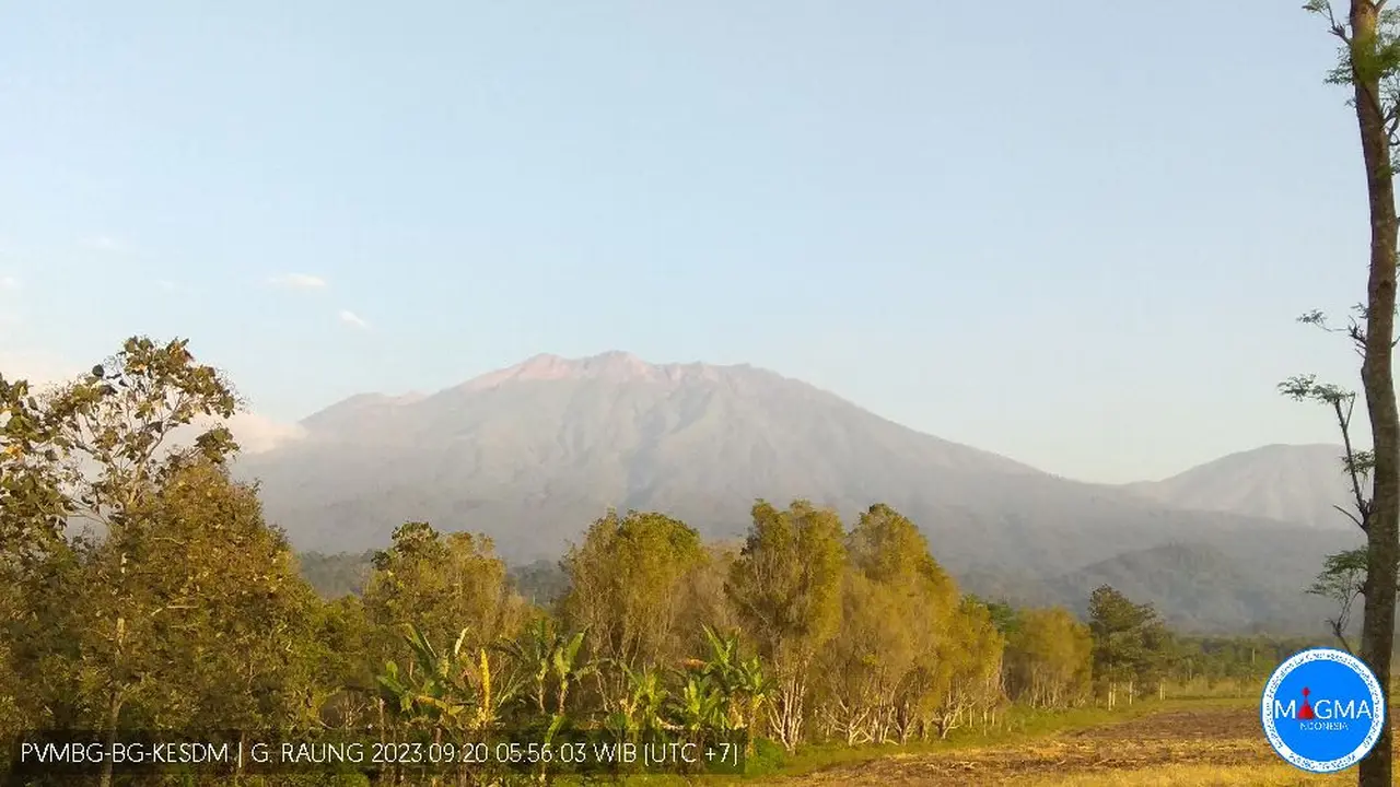 Gunung Raung dari pantauan CCTV Pos Pengamatan Gunung Api Raung di Songgon Banyuwangi (Istimewa)