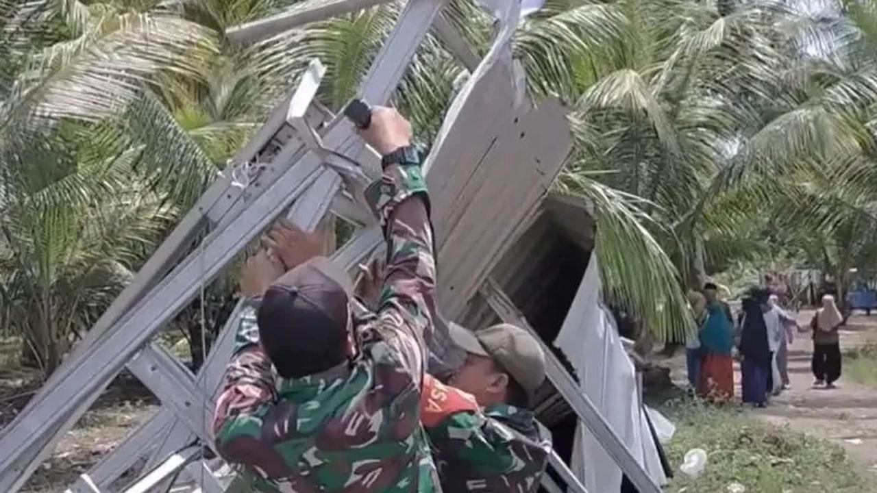 Sebelumnya, pada UU Nomor 5/2014 memang sudah disebutkan bahwa TNI dan Polri bisa menduduki jabatan sipil. Dalam UU ini, kebijakan tersebut bersifat resiprokal atau dua arah.