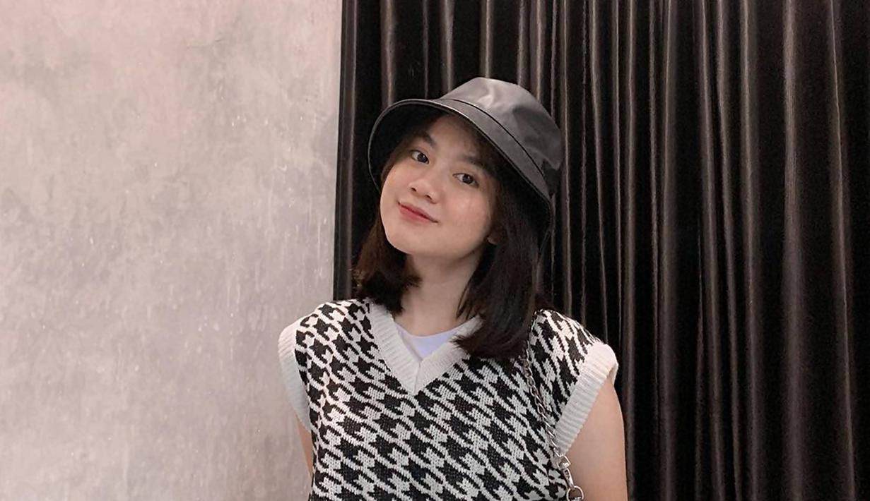 Selain kesibukannya dalam membuat konten game, Kayes kerap membagikan potret kesehariannya dalam media sosial Instagram. Seperti saat hangout bareng teman maupun menjalani liburan ke berbagai tempat.
 (Liputan6.com/IG/@ewkharis)