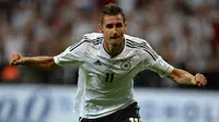 Klose Beri Isyarat Gantung Sepatu