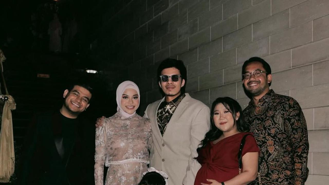 7 Potret Atta dan Aurel di Pernikahan Frans Faisal, Doa Spesial untuk Pengantin Jadi Sorotan