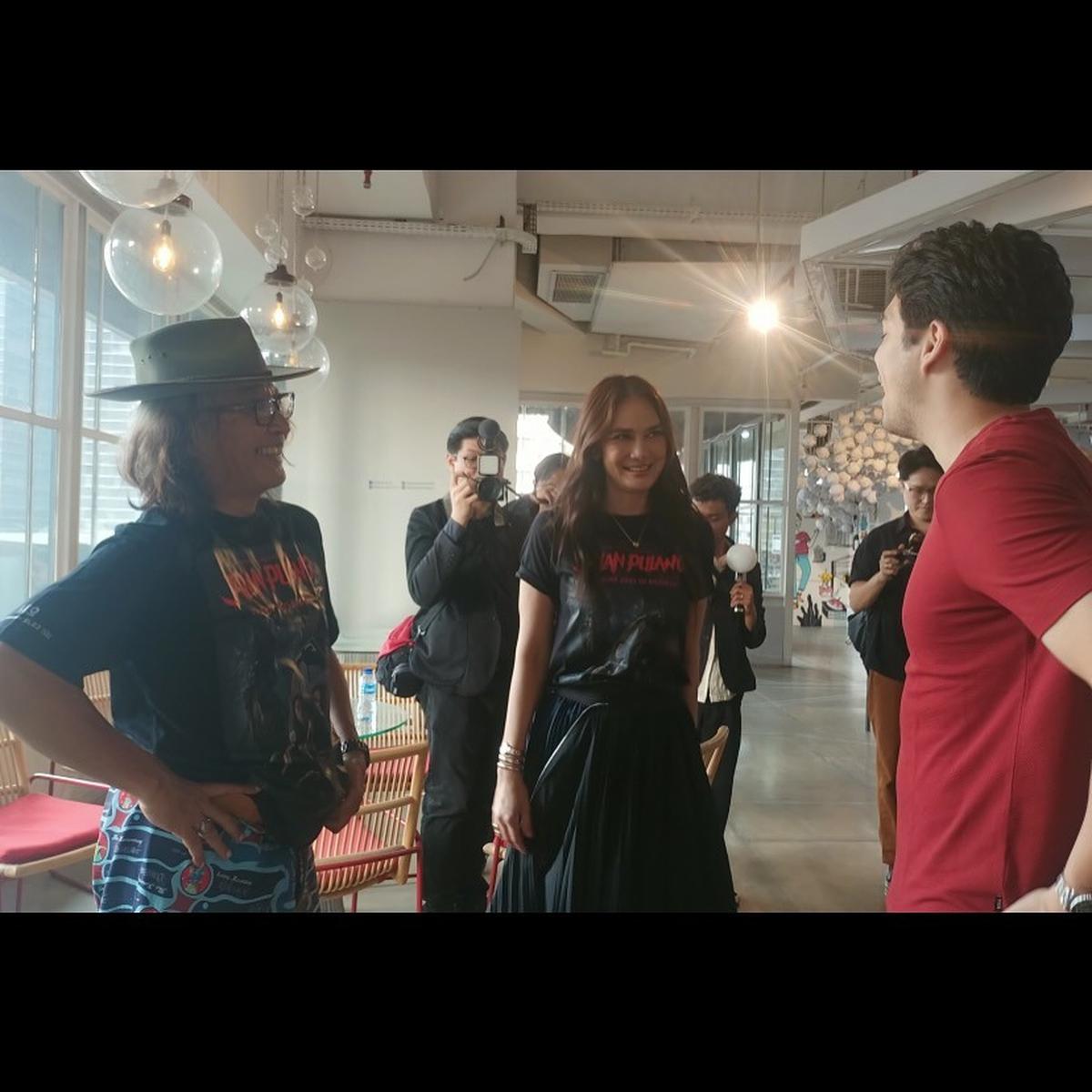 Seniman Sujiwo Tejo Ungkap Luna Maya Lagi Hobi Pamer Punya Suami ke Mana-Mana