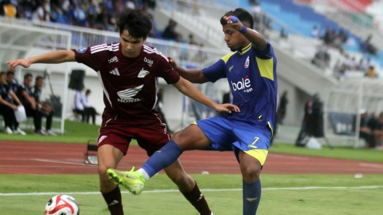 Arema Kalahkan PSM Makassar 3-0: Trio Penyerang Jadi Pahlawan di Kanjuruhan
