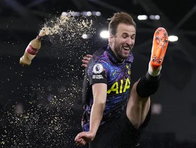Tottenham berhasil membawa pulang poin penuh saat lawatannya ke markas Brighton pada laga lanjutan Liga Inggris 2021/2022 di Falmer Stadium, Kamis (17/03/2022) dini hari WIB. (AP/Matt Dunham)