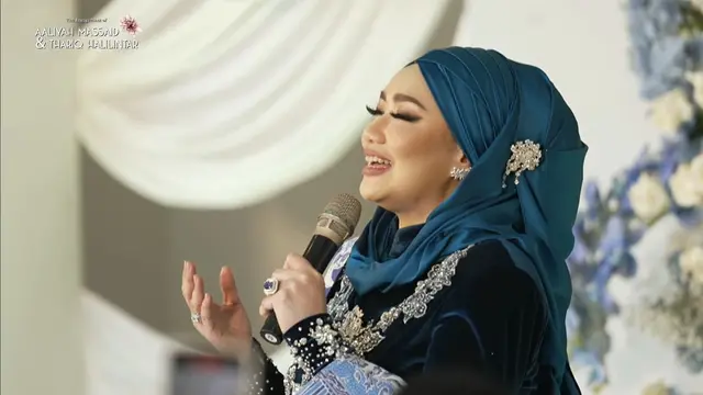 Lamaran Aaliyah Massaid dan Thariq Halilinar