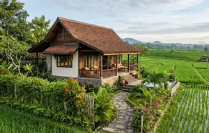 9 Inspirasi Rumah dengan Pemandangan Sawah yang Tetap Privat, Berikan Rasa Tenang tanpa Gangguan Tetangga