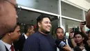 "Kita sebagai teman, sahabat, saling support dalam keadaan senang atau sakit. Jadi insha Allah, harus optimis. Seperti kita yang sehat insha Allah," ucap Ivan Gunawan. (Nurwahyunan/Bintang.com)