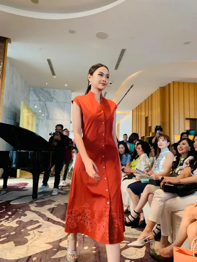 Sambut Imlek 2024 dengan Koleksi Busana Timeless dari SISSAE