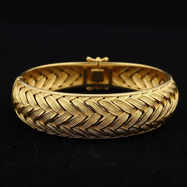 Gelang Emas Oval Solid Cocok untuk Acara Resmi dan Investasi