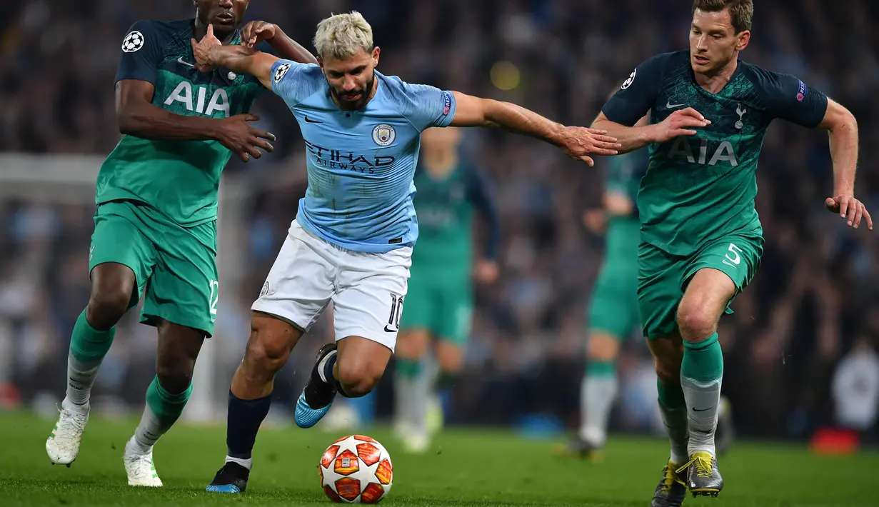 2. Sergio Aguero (Manchester City) - Pada musim 2015-2016, Aguero dipercaya untuk mengenakan nomor punggung 10. Ia menjadi andalan mesin gol skuat The Citizens. (AFP/Ben Stansall)