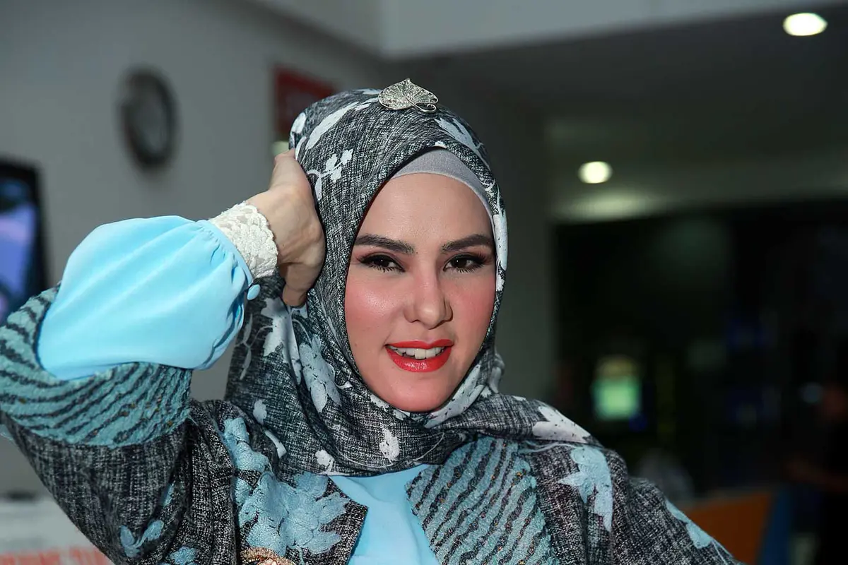 [Bintang] Angel Lelga