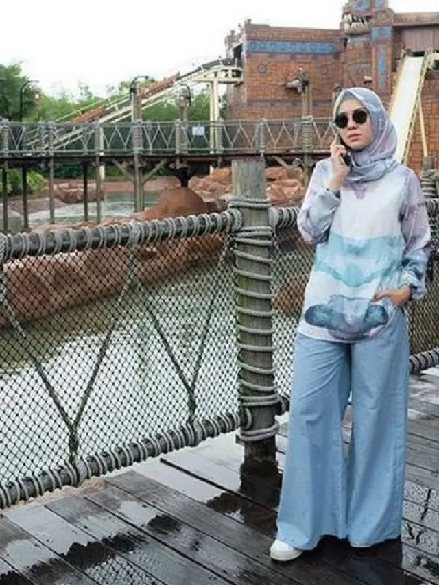[Bintang] Tampilan Quirky Chic Ratna Galih Saat OOTD Ini Super Cool