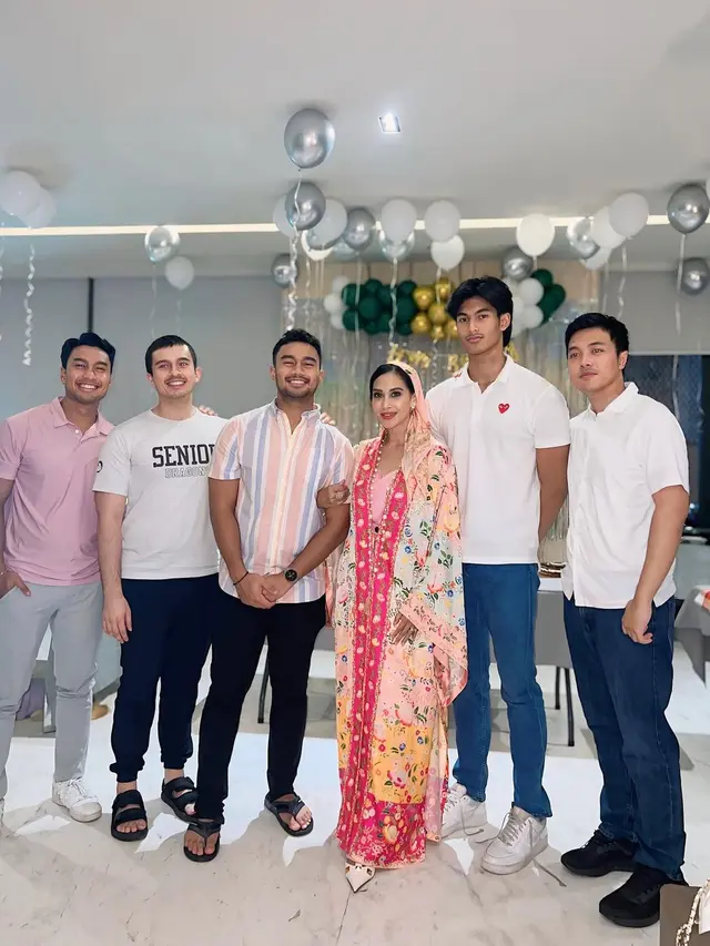 Potret Diah Permatasari Saat Hadiri Bukber bareng Keluarga, Punya Anak dan Keponakan yang Tampan
