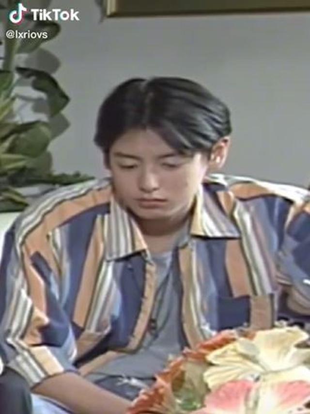 6 Potret Lawas Roger Danuarta di Awal Karier, Disebut Mirip Idol K-Pop