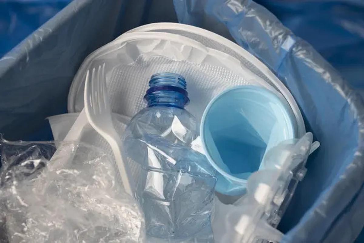 Studi Mengejutkan Ini Kuak Mikroplastik Terdeteksi di Jantung, Otak, dan Kaki Manusia