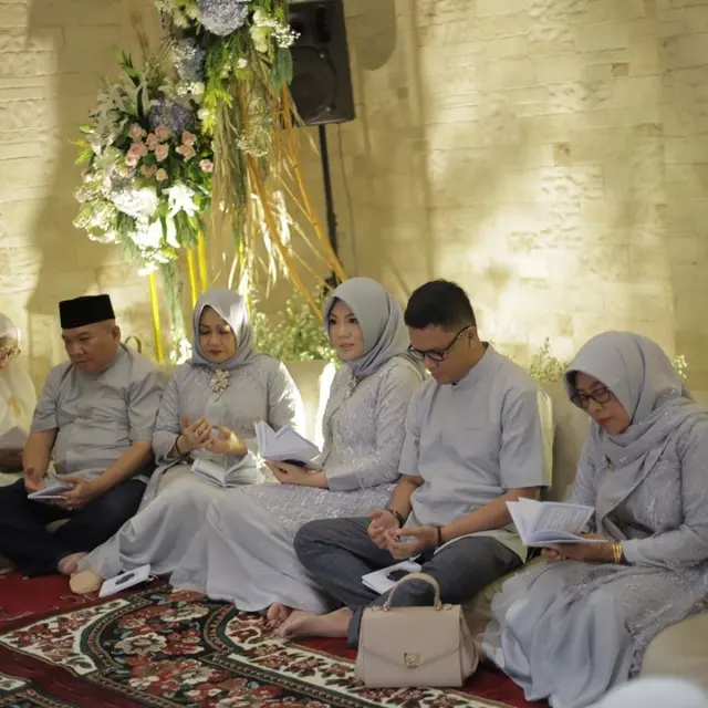 Tipang Istri Arief Muhammad Hamil 4 Bulan, Ini 6 Momen Syukurannya