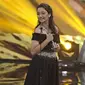 Megan Domani meraih penghargaan sebagai Aktris Pendukung Wanita Paling Ngetop di ajang SCTV Awards 2017. (Herman Zakharia/Liputan6.com)