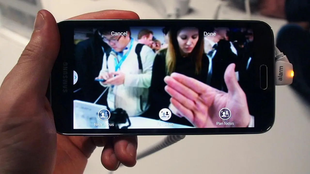 Samsung Sudah Temukan Penyebab Masalah di Kamera Galaxy S5