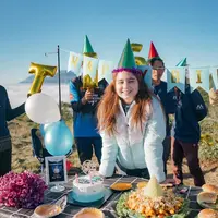 Tissa Biani rayakan ulang tahun di atas gunung. [@tissabiani]