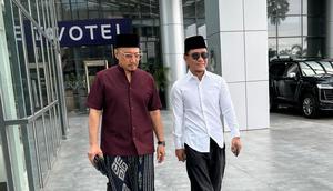 Miftah Maulana Habiburrahman (Gus Miftah) dan Irfan Asy’ari Sudirman Wahid atau Gus Ipang Wahid menginisiasi acara Doa untuk Negeri di Masjid Raya KH Hasyim Asy'ari, Daan Mogot, Jakarta Barat, pada Jumat, 26 Desember 2025. (Istimewa)