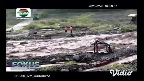 VIDEO: Banjir Lahar Dingin Gunung Semeru Bawa Material Vulkanik