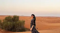 Menikmati momen liburan di Dubai, Ririn Dwi Ariyanti seru menikmati indahnya padang gurun. Dalam liburannya ini ia banyak abadikan potret serunya dalam media sosial Instagram yang menuai banyak pujian netizen. Tampil stylish dengan kacamata hitam, sosoknya pun dipuji tidak kalah dengan anak ABG. (Liputan6.com/IG/@ririndwiariyanti)