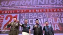 Komandan Batalyon Infanteri Mekanis 203/Arya Kamuning Agus Yudhoyono, Founder FPCI Dino Patti Djalal, Walikota Bandung Ridwan Kamil dan Imam Islamic Center of New York Shamsi Ali berpose di Supermentor-14 di Jakarta (21/8). (Liputan6.com/Angga Yuniar)