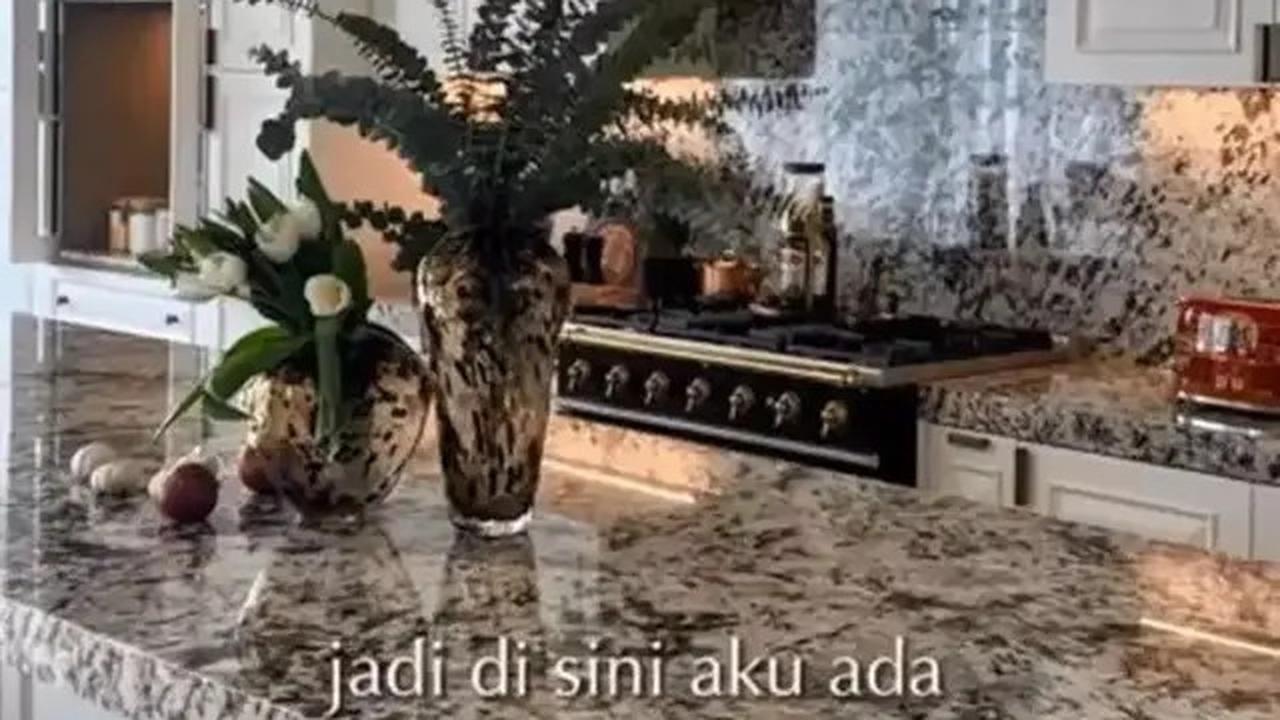 Potret Rumah Nabila Syakieb Bergaya American Classic dengan Dapur Mewah