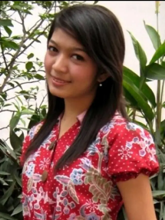6 Foto Lawas Selvi Ananda, Kahiyang Ayu dan Erina Gudono Saat Tampil Tanpa Riasan