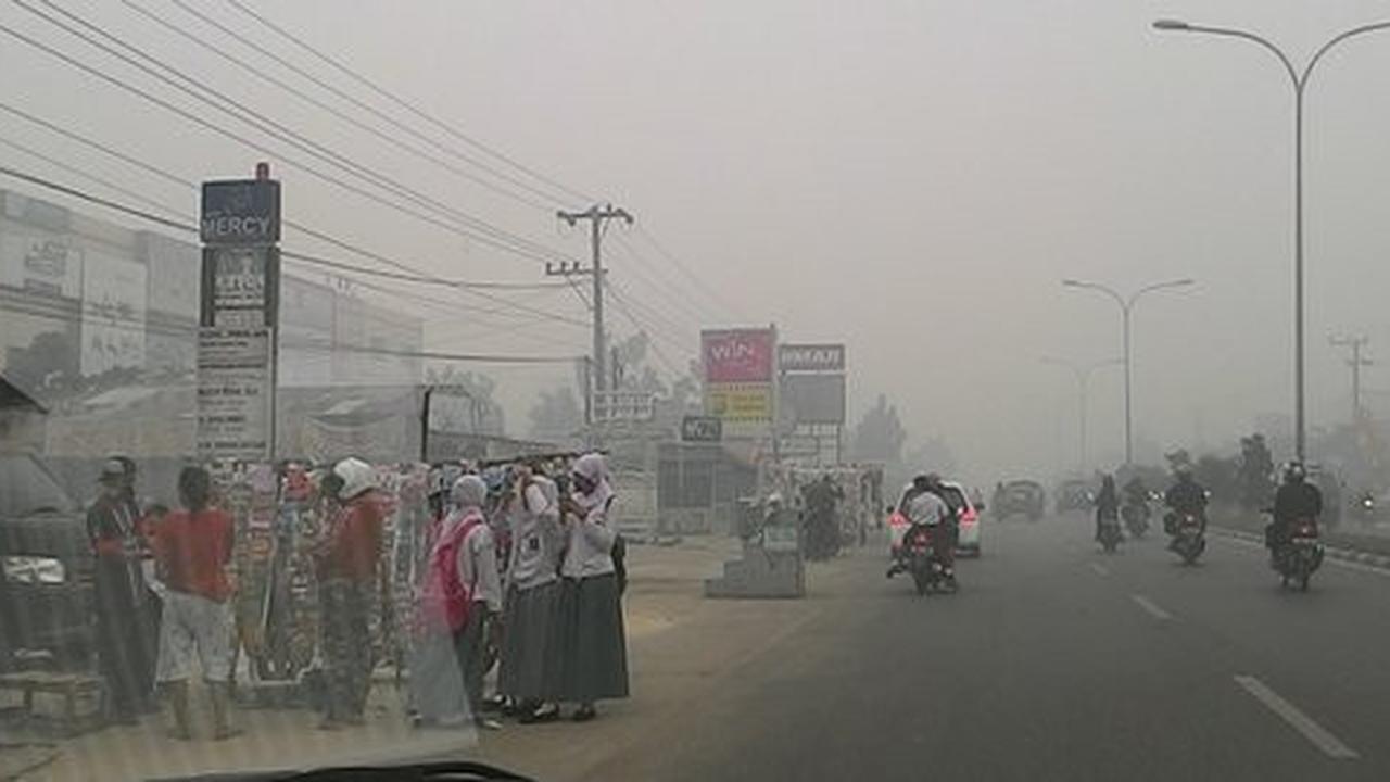 Warga minta diungsikan karena kabut asap, Gubernur Riau menyerah