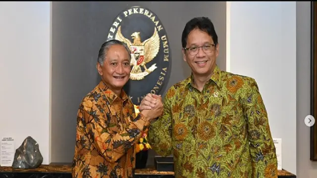 6 Gaya Menkeu Purbaya Yudhi Sadewa Berkemeja Batik, Auranya Menguar