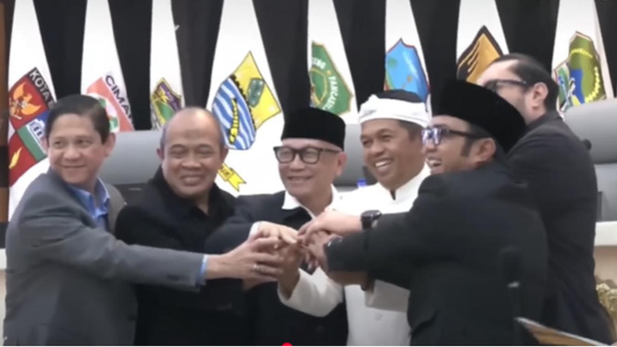Potret Mesra Dedi Mulyadi dengan Ono Surono Salam Komando Sambil Terseyum Jadi Sorotan