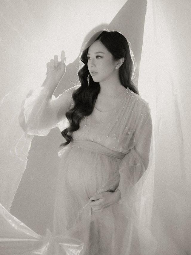 Sebentar Lagi Melahirkan, Ini 7 Maternity Shoot Franda yang Terbaru