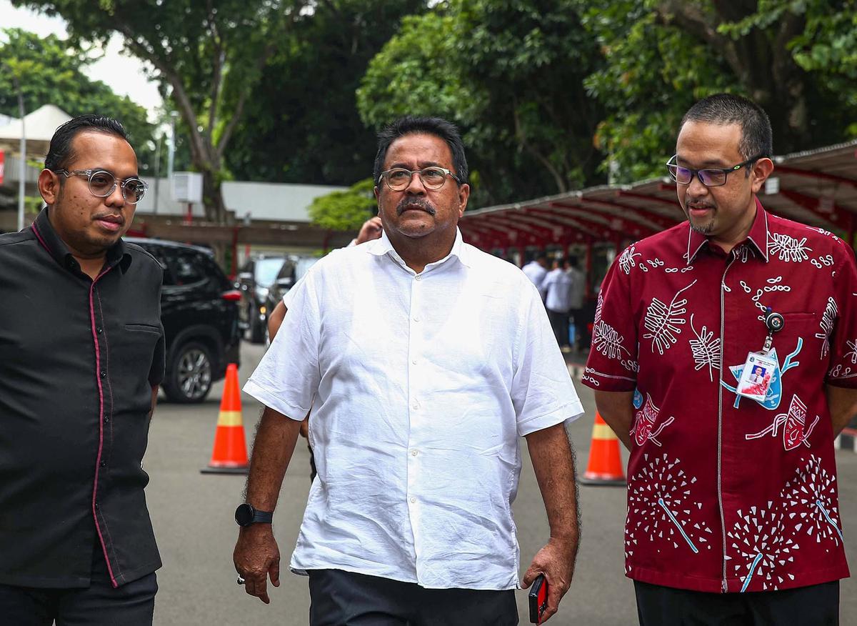 FOTO: Pemeriksaan Kesehatan dan Pengambilan Tanda Pangkat Kepala Daerah Terpilih Hasil Pilkada 2024
