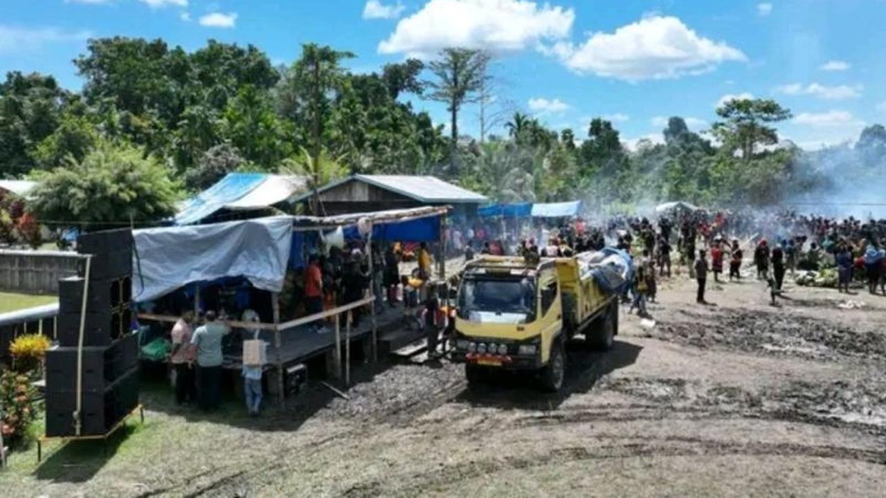 Fakta Unik: Bupati Jayapura Serahkan 2 Ton Bantuan Beras Jayapura di Pedalaman, Ini Tujuannya!