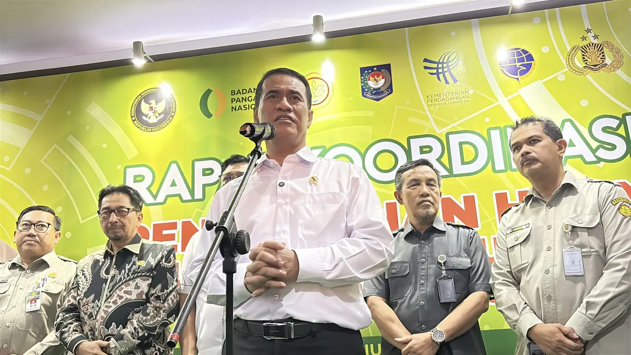 Menteri Pertanian (Mentan) Andi Amran Sulaiman saat konferensi pers, di kantor Kementan, Jakarta, Kamis (22/1/2026). (Foto: Liputan6.com/Tira Santia)